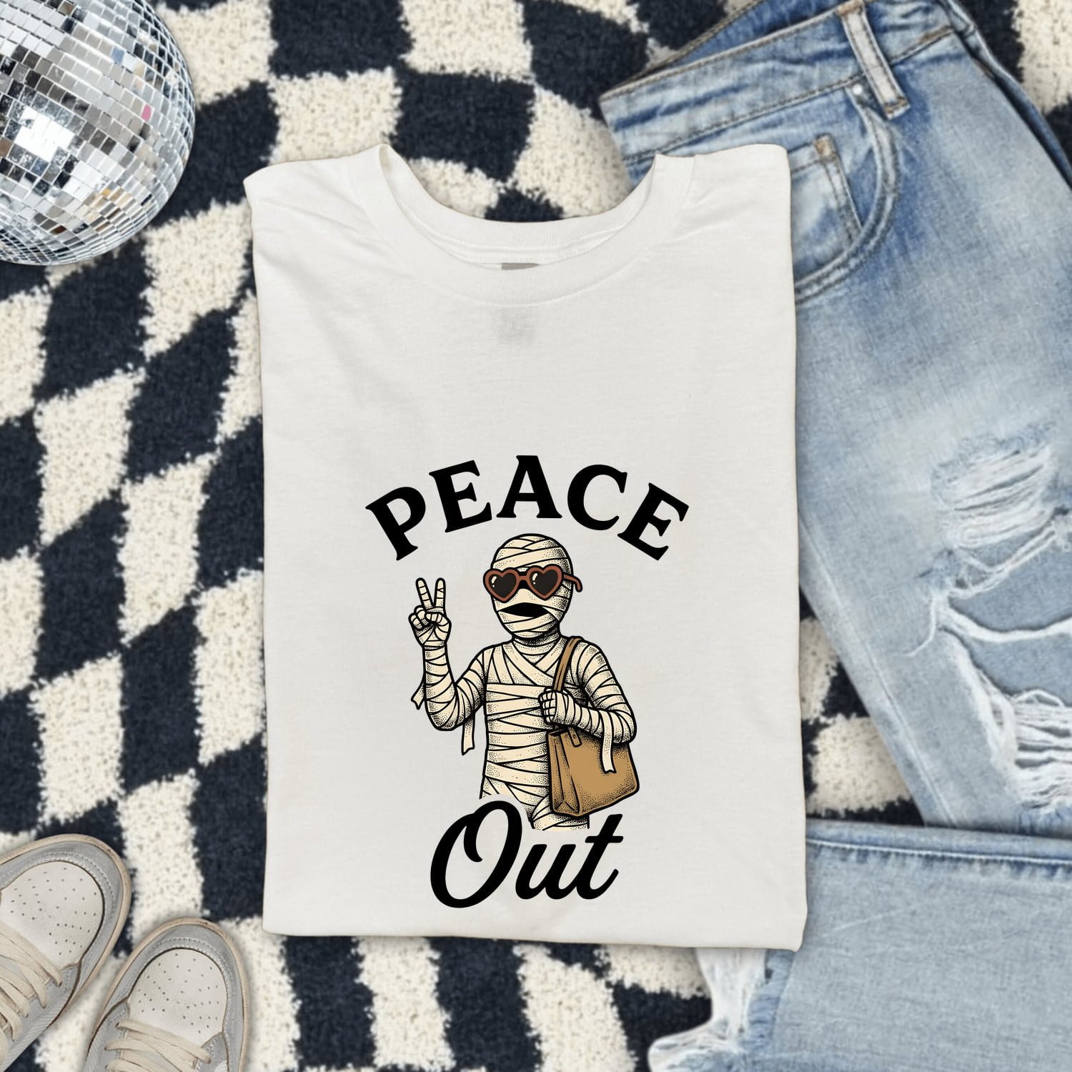 Halloween Mummy Shirt Halloween Satire Gift Women Caricature Tee Mummies T-Shirt Horror Fan Cartoon Tshirt Parody Graphic Classic Heart